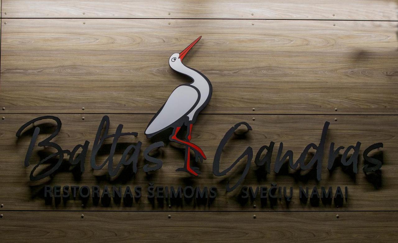 Baltas Gandras Naisiai Exterior foto